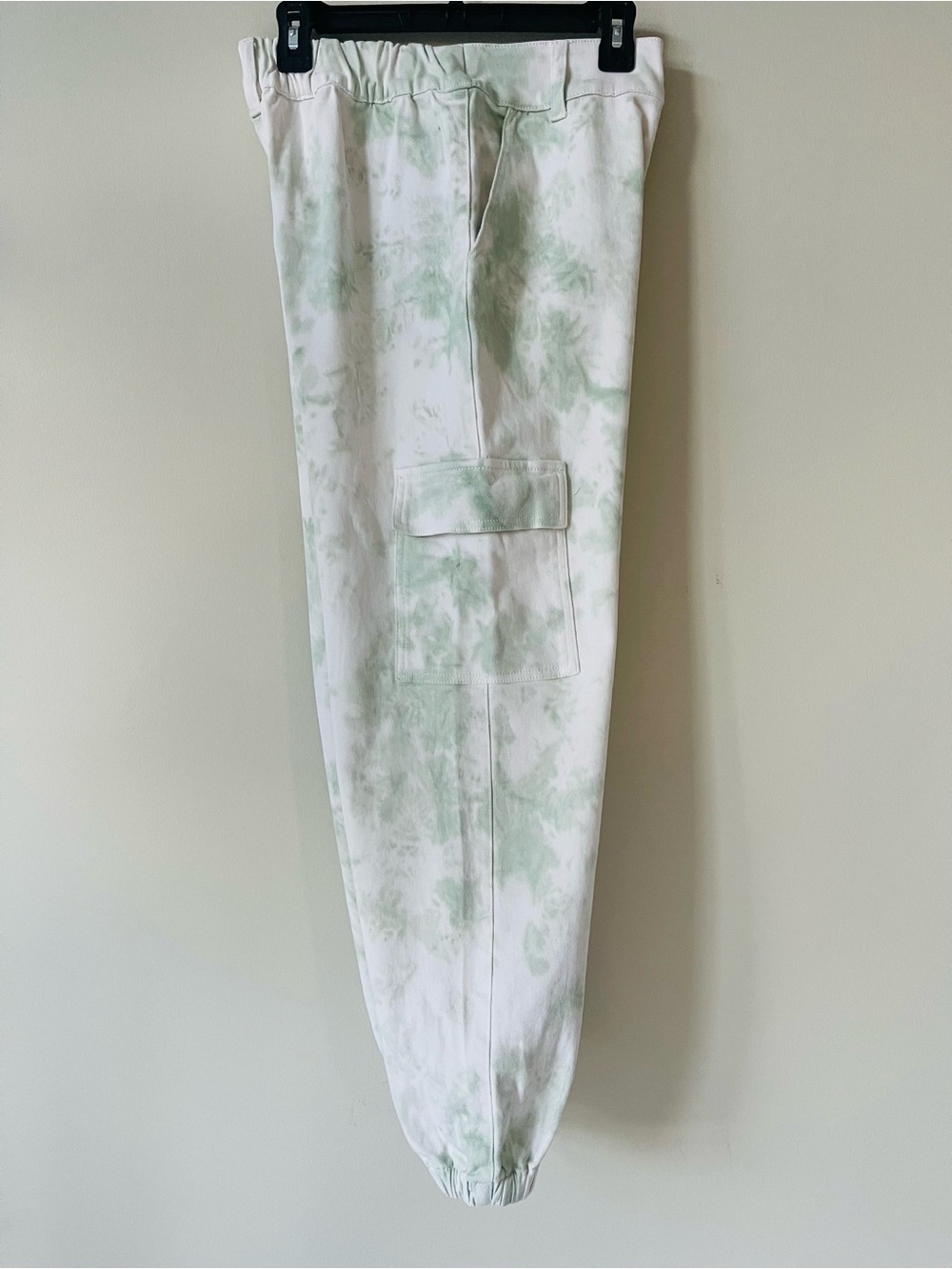 Forever 21 Women’s high-rise sage green & white tie-dye cargo denim jogger pants - Picture 3 of 6